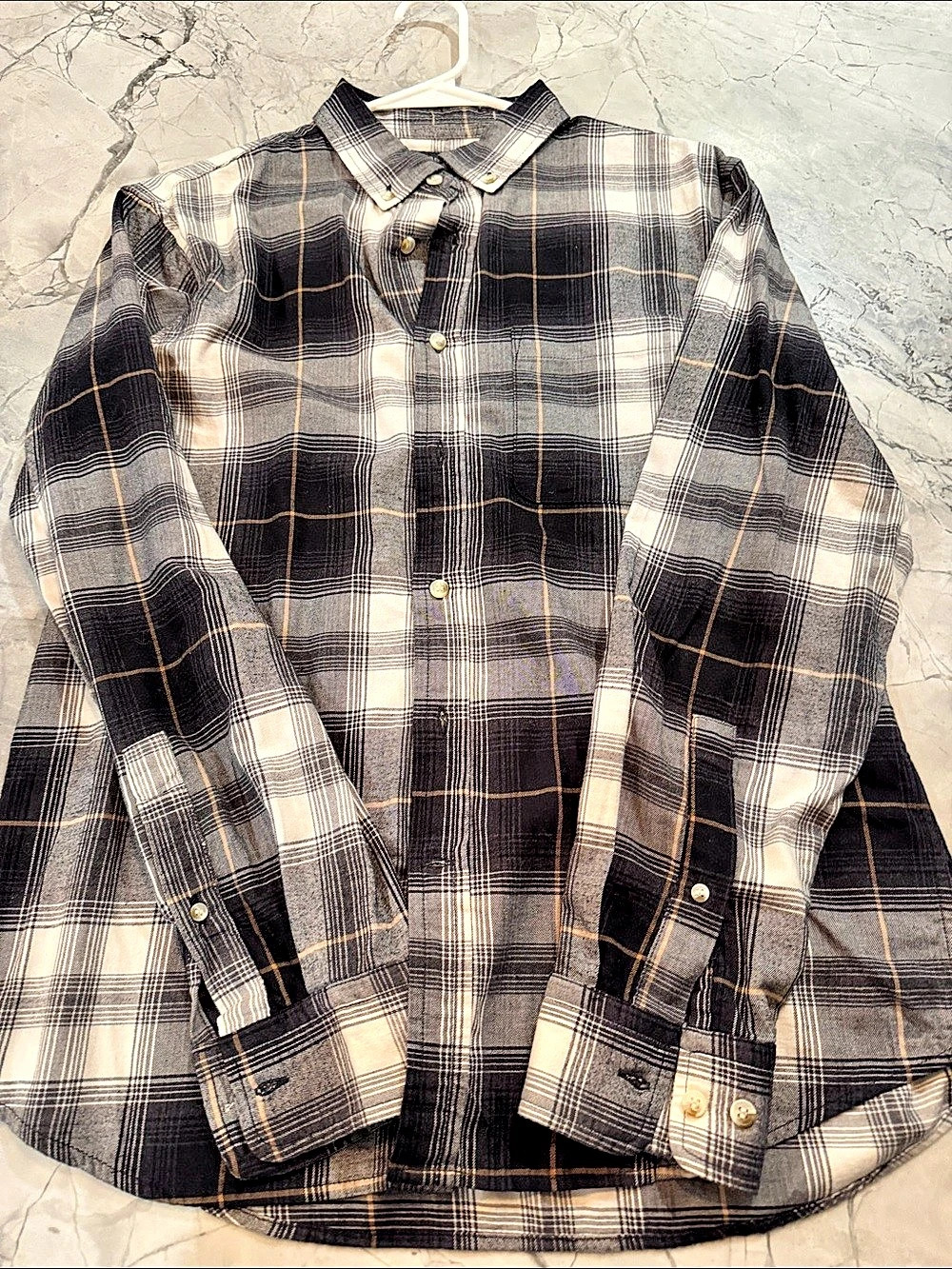 Banana Republic Untucked Fit Plaid Flannel Shirt Black & White Medium